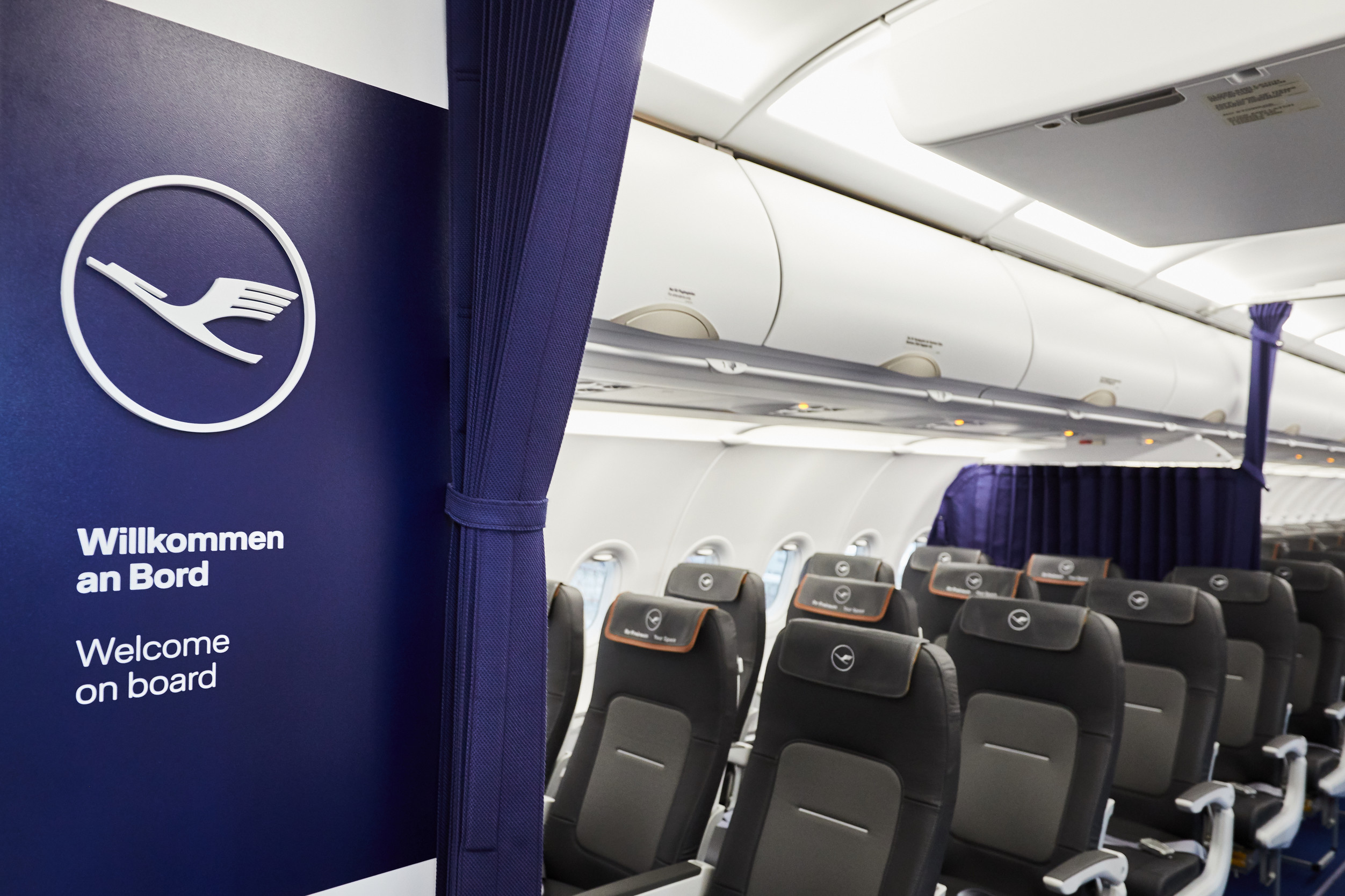 Lufthansa: сбор за резервирование мест в премиум-эконом-классе
