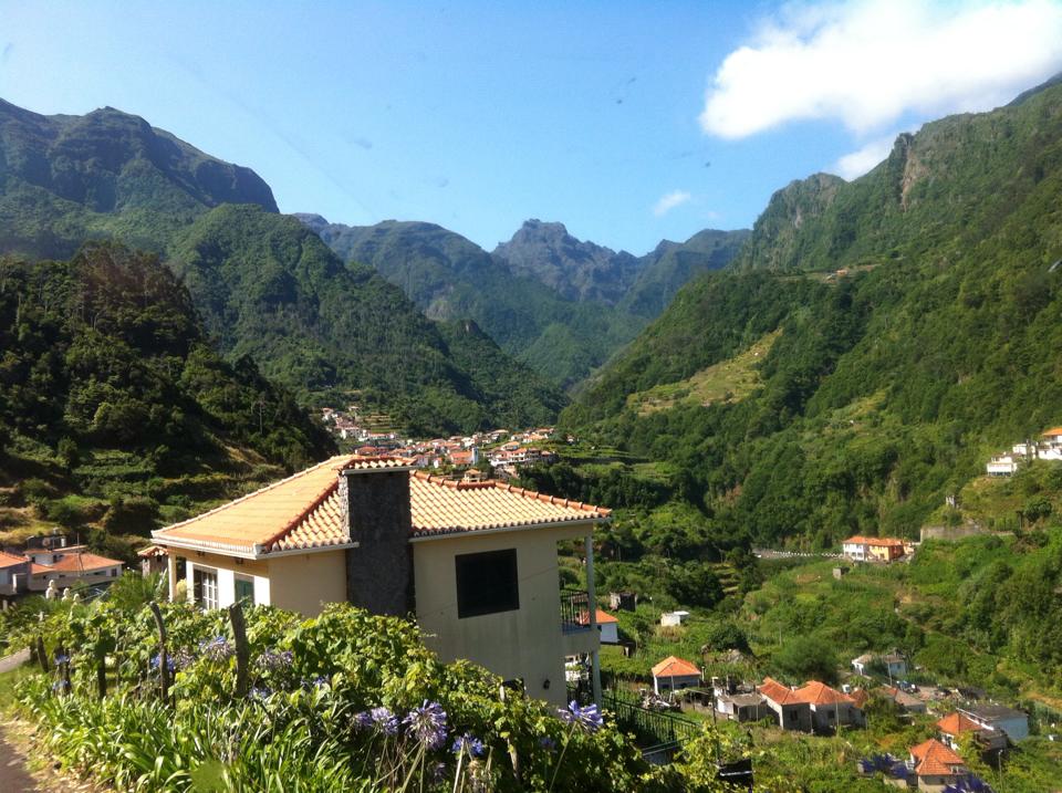 Мадейра: Туристы, cделавшие прививку от Covid, могут въезжать без теста