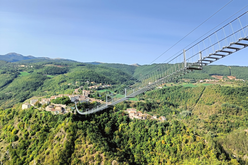 В Италии открыт самый высокий в Европе подвесной пешеходный мост